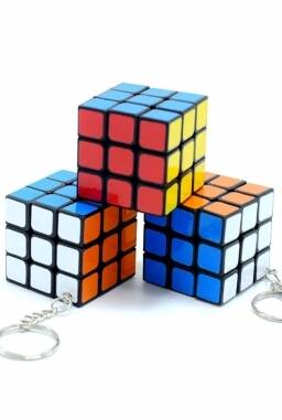 Cubo Rubik 3cm con Llavero - Juguete Porttil y Divertido